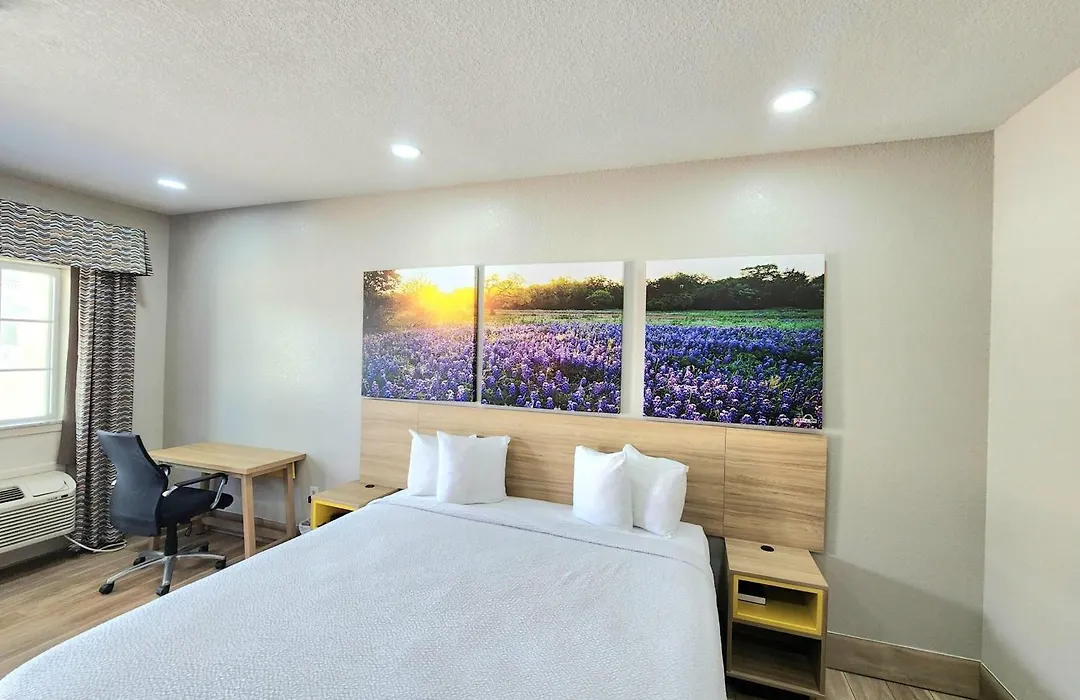 Days Inn By Wyndham Kenedy Karnes City-1