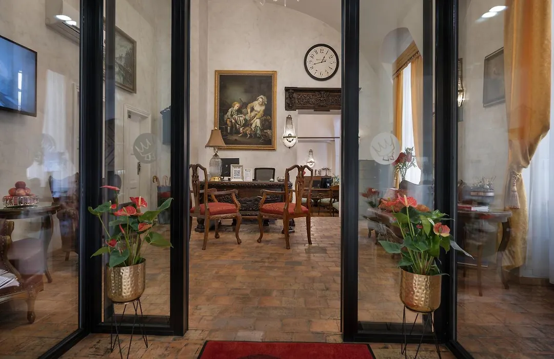 Little King Hotel U Malvaze-1