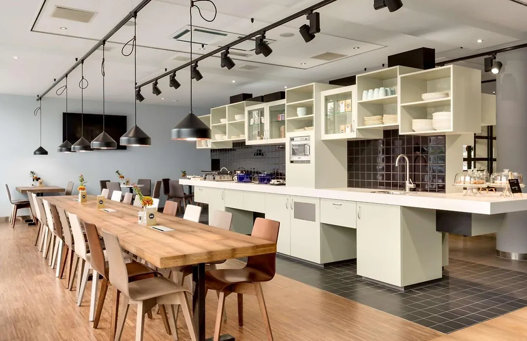 NH Groningen Hotel-1