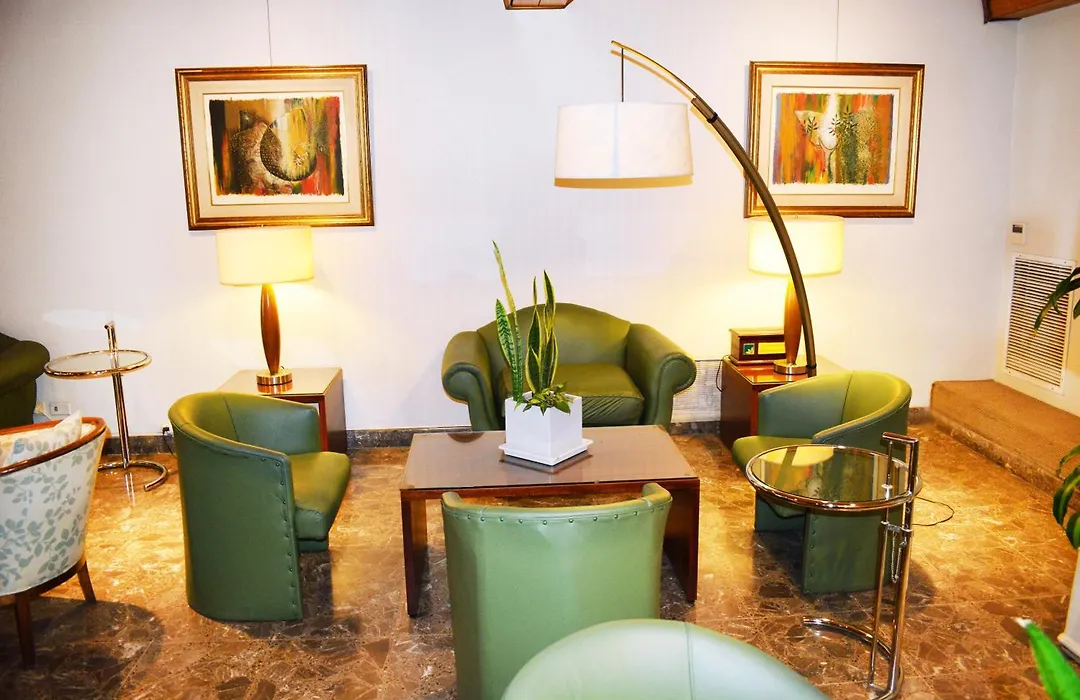 Hotel Solans Carlton-1