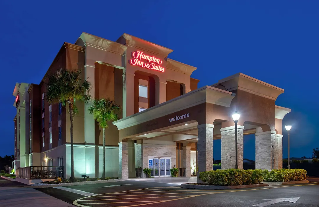 Hampton Inn & Suites Cape Coral / Fort Myers-1