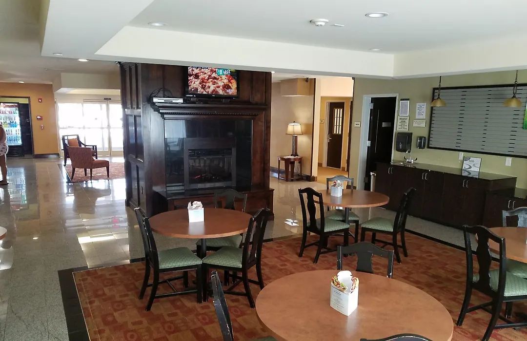 La Quinta By Wyndham Atlanta Union City-1