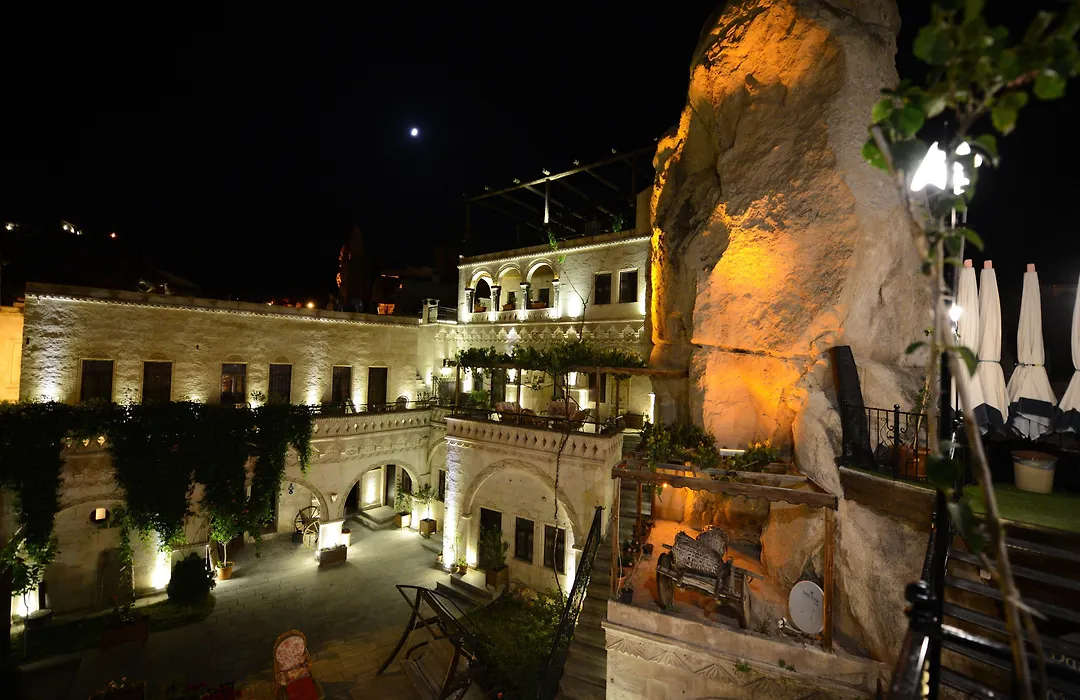 Roma Cave Suite-1