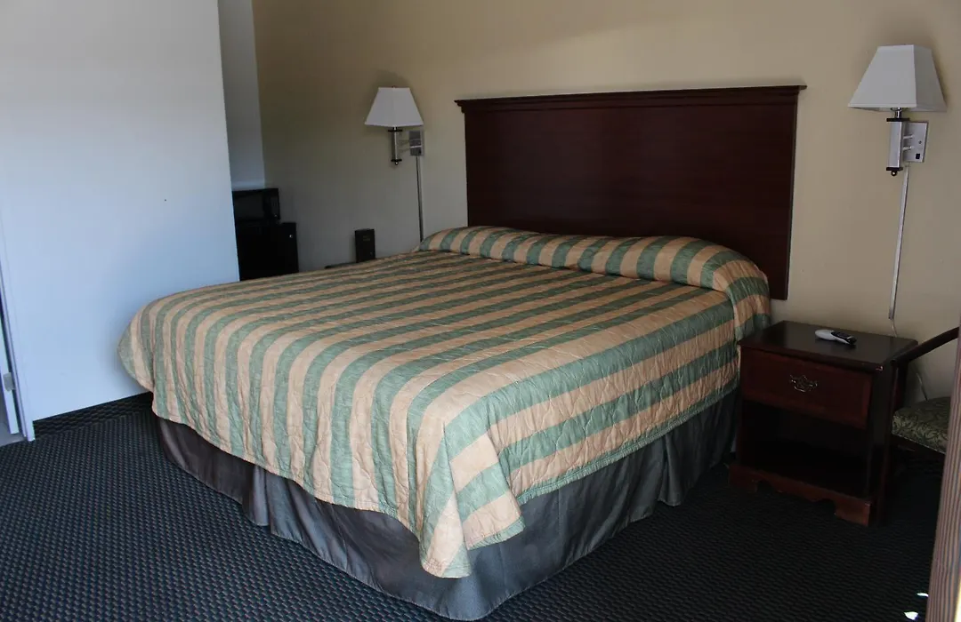 Deluxe Inn Fort Stockton-1