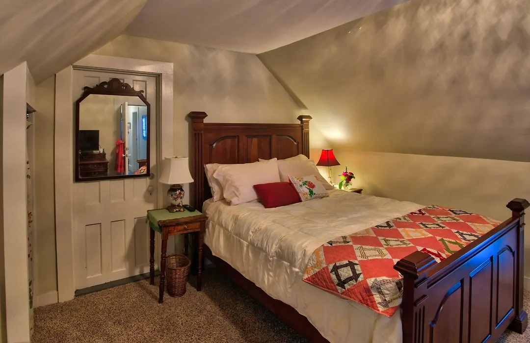 Hobble Inn-1
