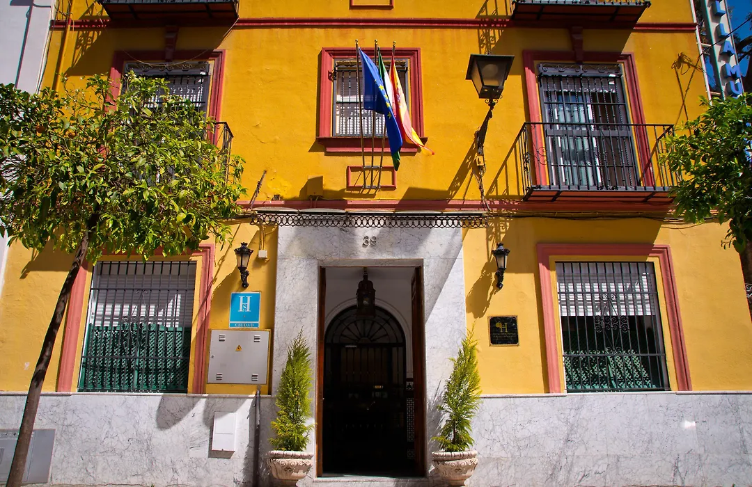 Hostal La Muralla-1