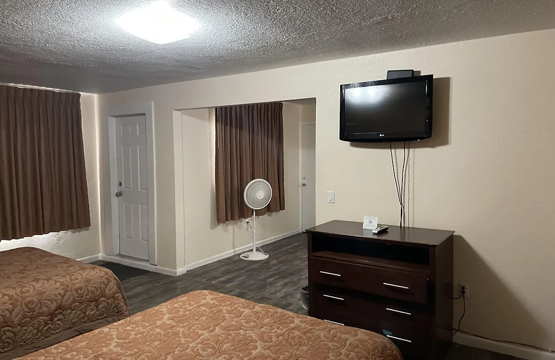 Travelers Inn - Clearwater-1