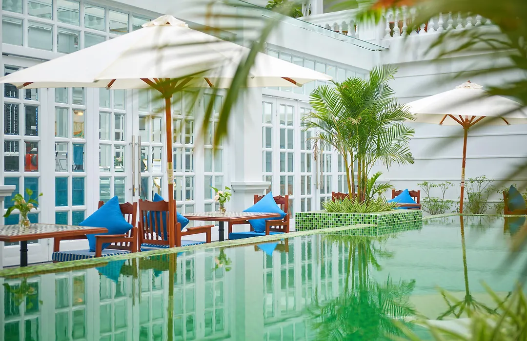 Manoir Des Arts Hotel-1