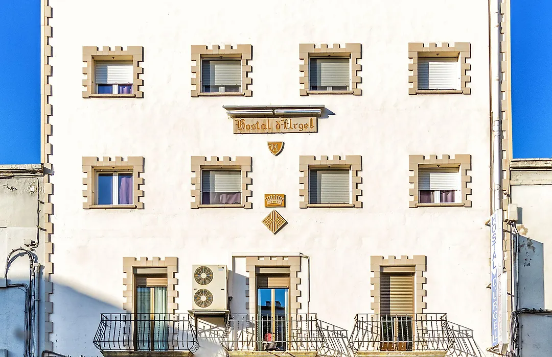 Hostal Urgell-1