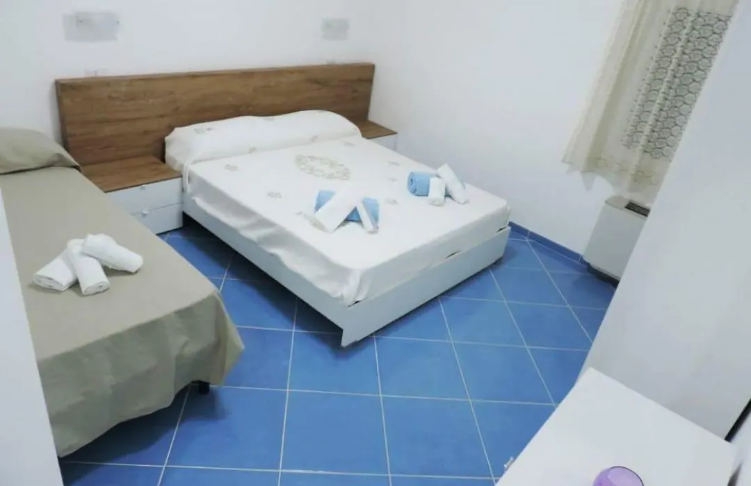 Mediterraneo Rooms-1