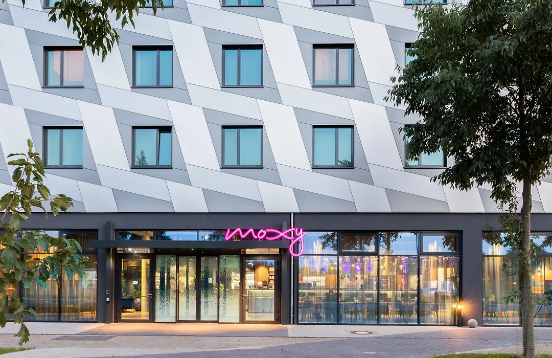 Moxy Berlin Airport-1