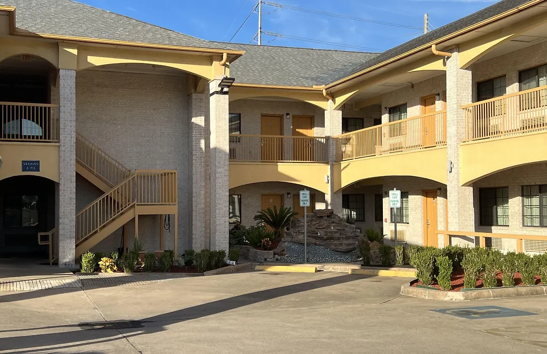 Scott Inn & Suites - Downtown Houston-1