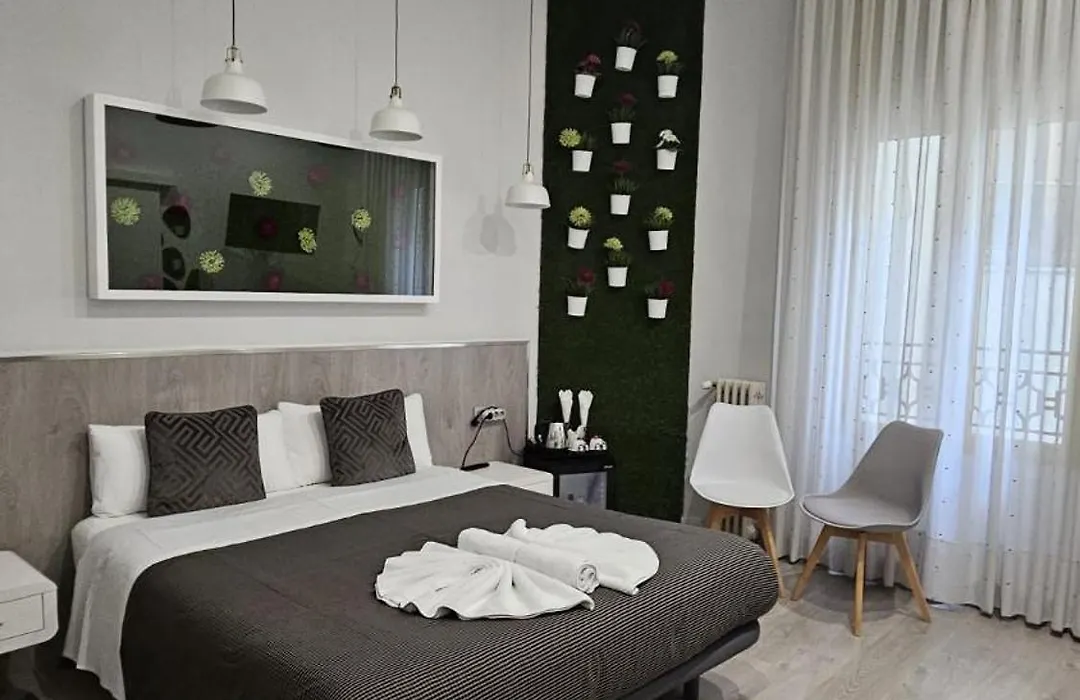 Hostal Lauria-1
