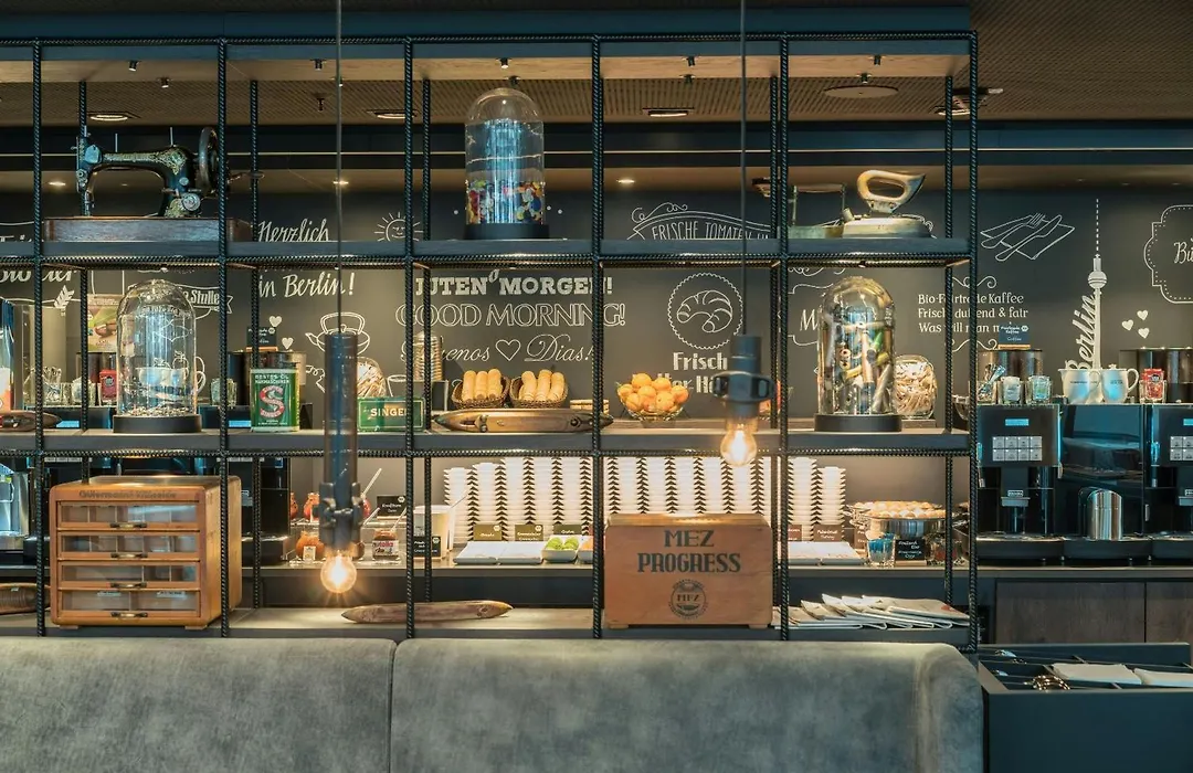 Motel One Berlin-Alexanderplatz-1