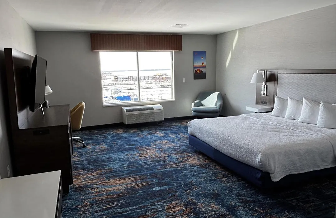 Hampton Inn & Suites Erie Bayfront-1