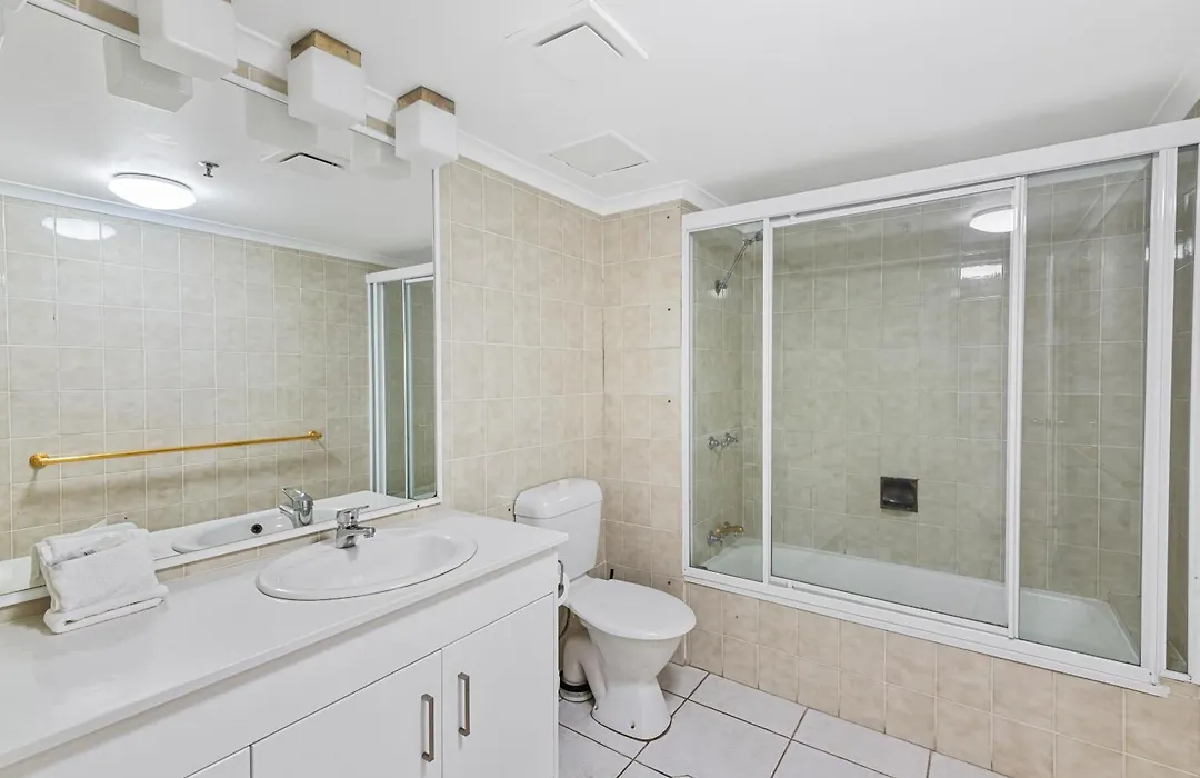 Aegean Apartments Surfers Paradise-1