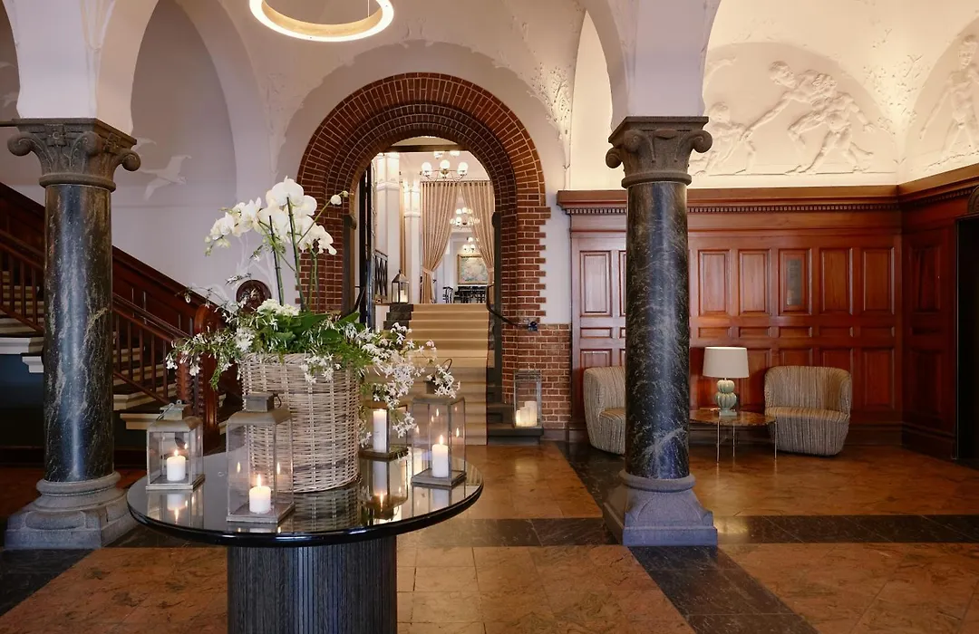 Ascot Hotel-1