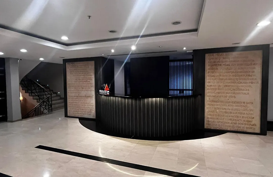 Midas Hotel-1