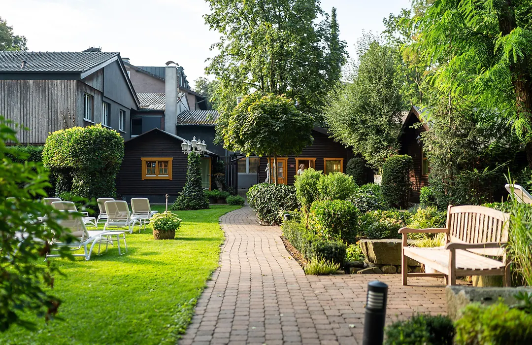 Waldhotel Tannenhäuschen-1