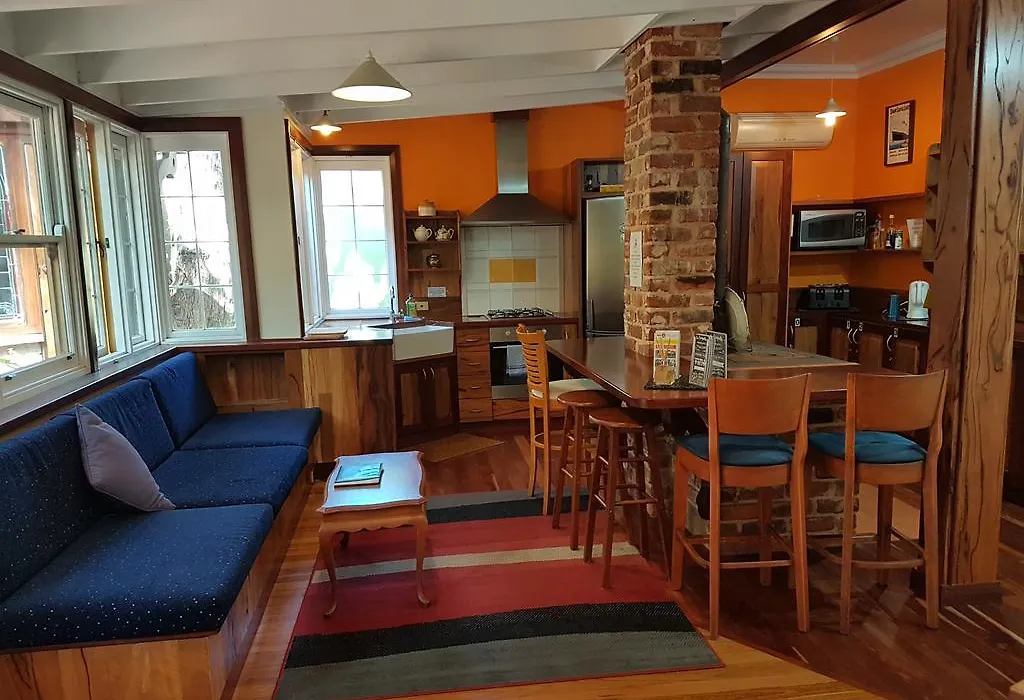 Admiral Stirling Inn-1