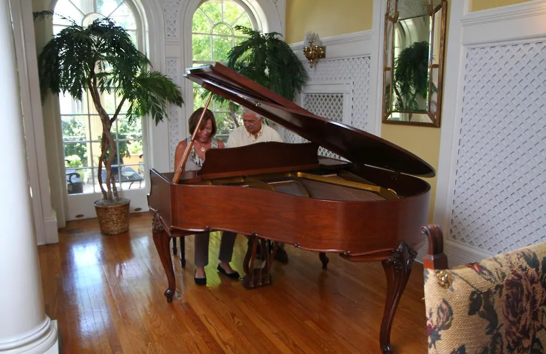 Graystone Inn-1
