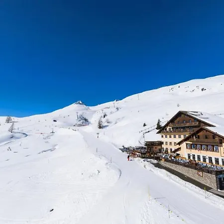 Hotel Salastrains-2