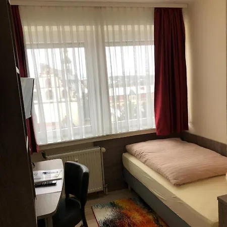 Hotel Peterchens Mondfahrt-2