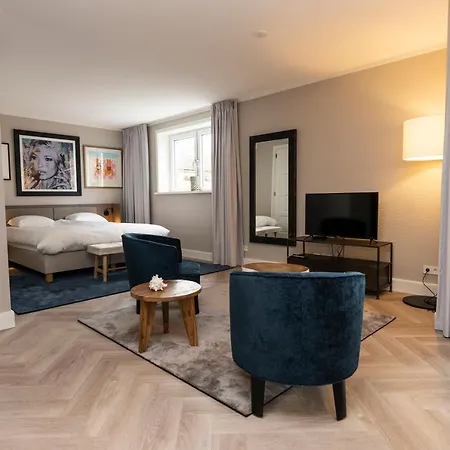 Hampton Home B&B Suites-2