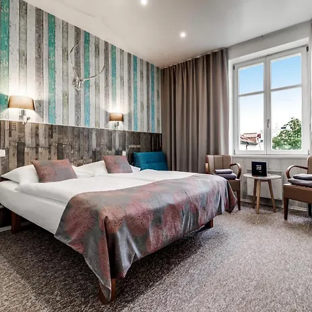 Royal Court Hotel-2