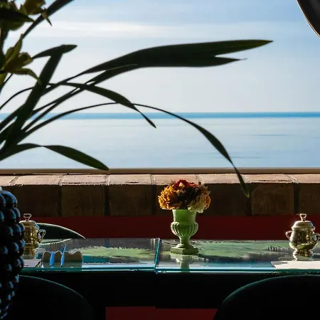 Hotel Villa Carlotta-3