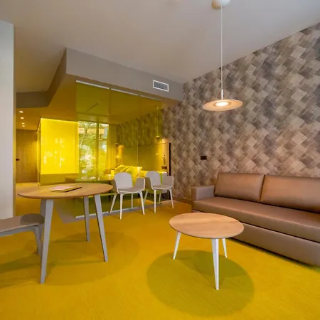 Hotel Macia Sevilla Kubb-3