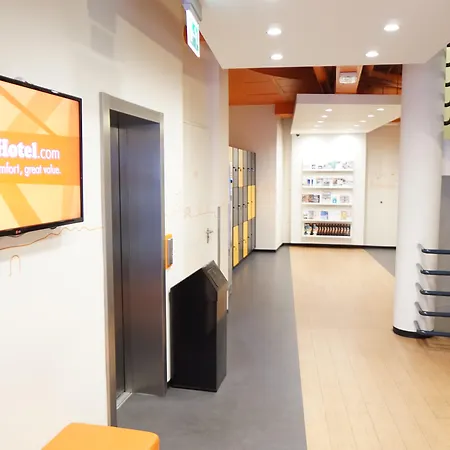 Easyhotel The Hague City Centre-2