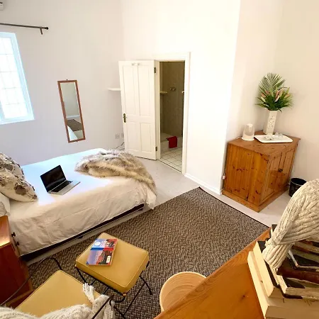 Dale Court Guest House-2
