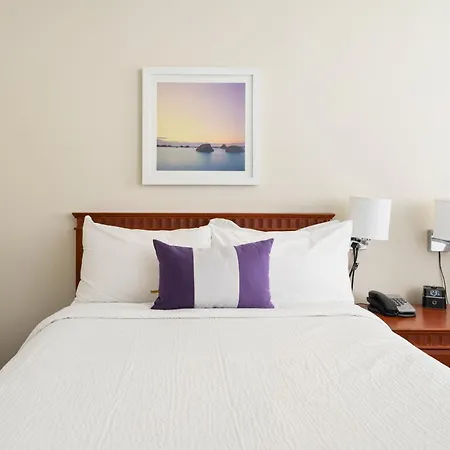 Hotel 2170 Lincoln Downtown Montreal-3