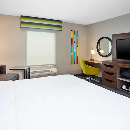Hampton Inn & Suites Cape Coral / Fort Myers-2
