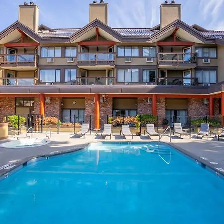 Whistler Village Inn&Suites-2