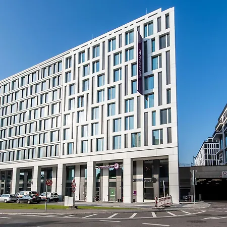 Premier Inn Stuttgart City Centre-2