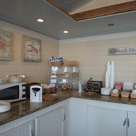 Hyannis Travel Inn-2