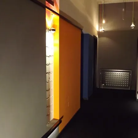 Hotel Cristall - Frankfurt City-3