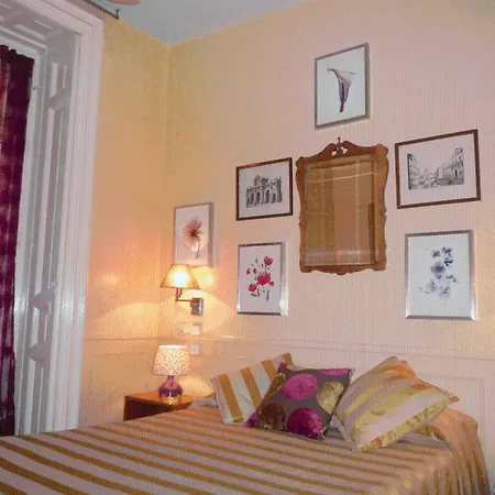 Hostal La Fontana-3