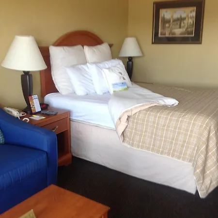 Days Inn By Wyndham Destin-2