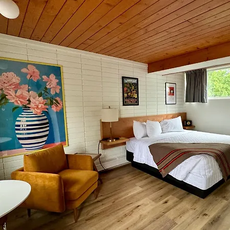 The Sierra Motel-2