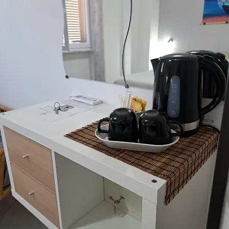 Lotus B&B-2
