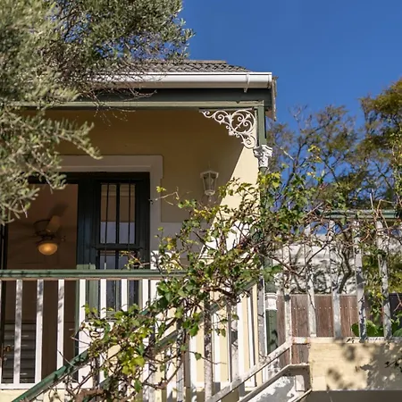 Mediterranean Villa Guesthouse-3