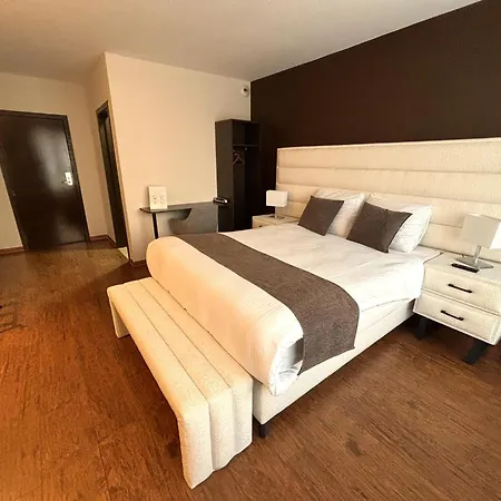 Escale Hotel-2