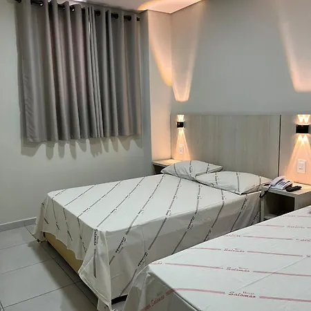 Hotel Salomão - Próximo a 25 de Março, Bom Retiro, Brás e Rua Santa Efigênia, a 2 minutos do Mirante Sampa Sky e pista de Skate Anhangabaú-3