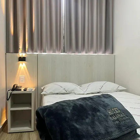 Hotel Salomão - Próximo a 25 de Março, Bom Retiro, Brás e Rua Santa Efigênia, a 2 minutos do Mirante Sampa Sky e pista de Skate Anhangabaú-2