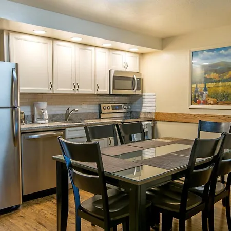 Glenwood Springs Cedar Lodge-2