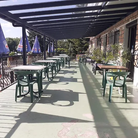 Hotel Restaurant La Chaumiere du Lac-2