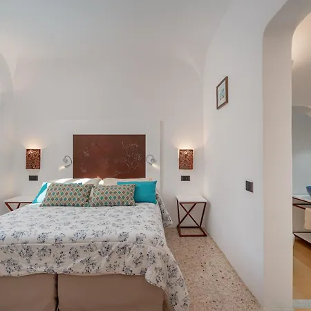 Sorella Luna Room Boutique, Centro Di Olbia-3